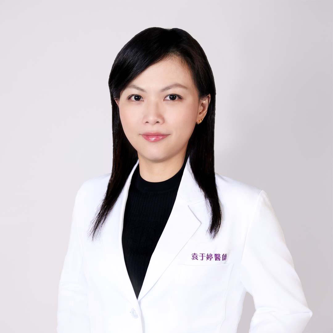 正欣診所專業醫師形象照，展現專業與親切，致力於提供精準健康管理服務。